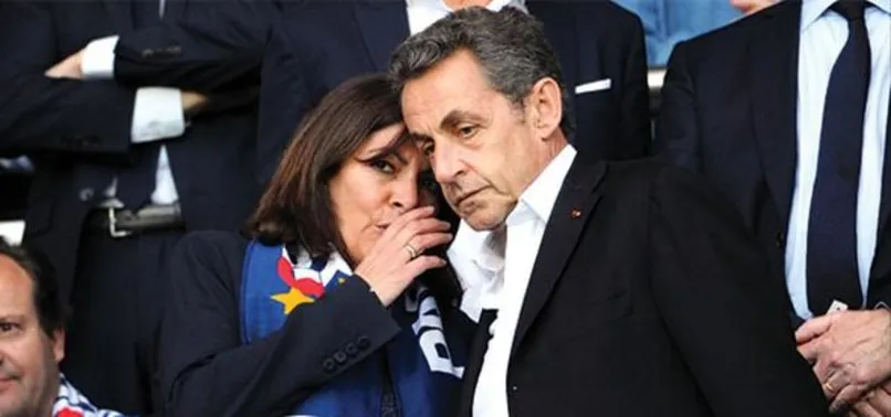 Nicolas Sarkozy Camp Nou stadından atıldı