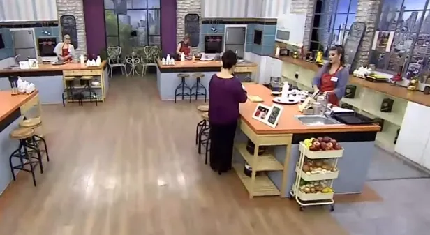 Gelinim Mutfakta kim birinci oldu? 18 Kasım Cuma Gelinim Mutfakta kim elendi? Altın bileziği kim aldı? Haftalık puan durumu!