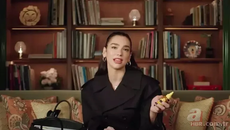 Yanından ayırmıyor! Dua Lipa'nın çantasından çıkanlar şaşırttı 5