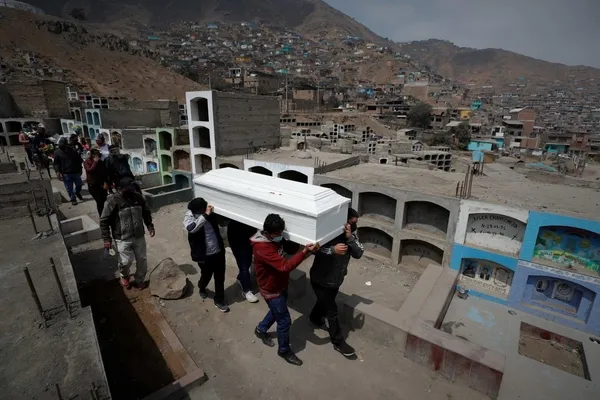 Peru’da Covid-19 kaynaklı ölümler revize edildi! Toplam can kaybı 3 kat arttı - 3