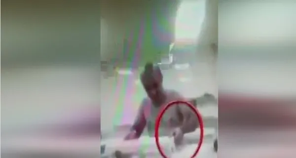 ciplak-baklavaci-skandali-pes-dedirten-goruntuler-1636207495610.jpg Çıplak baklavacı skandalı! ‘Pes’ dedirten görüntüler - 3