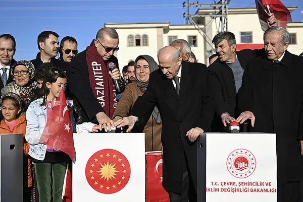 Devlet Bahçeli ve Fatih Erbakan’dan Gaziantep’teki temel atma töreninde önemli açıklamalar