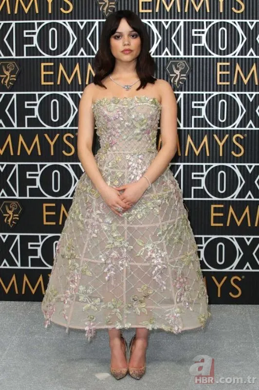 İsrail'in vahşetine sessiz kalmadı! Amerikalı oyuncu Jenna Ortega'dan direnişe övgü dolu sözler 5