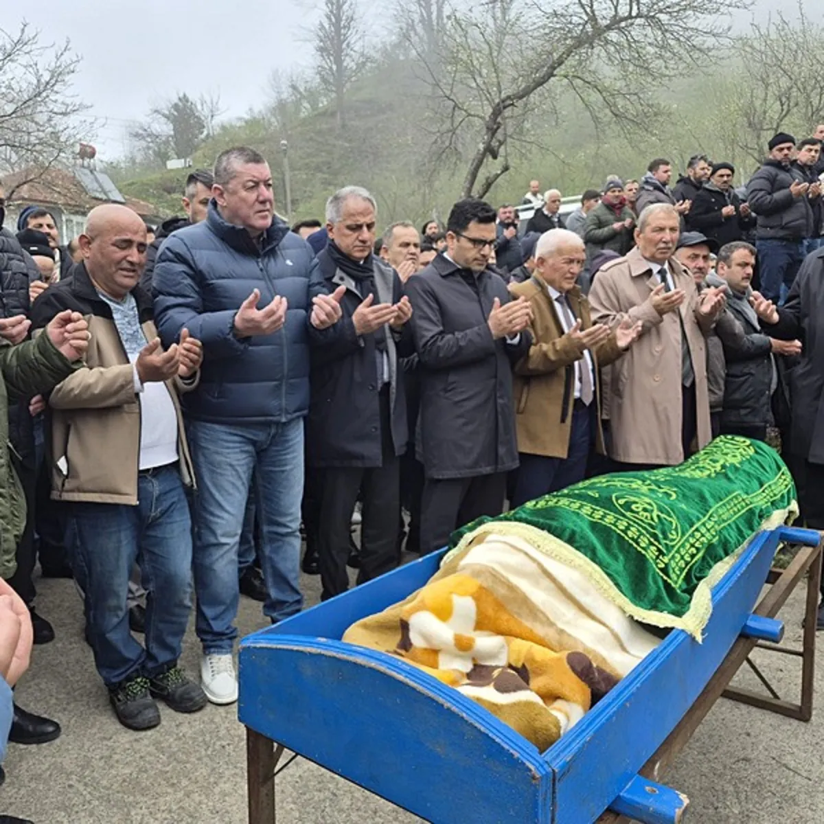 Balçığa saplanan çocuk hayatını kaybetti