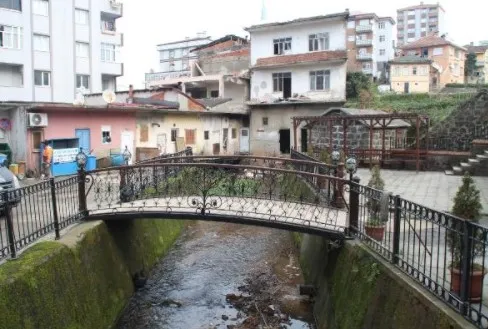 rizede-afetlerle-mucadele-basladi-dere-yatagindaki-yapilarin-yikimina-baslandi-1641800092602.jpg Rize’de afetlerle mücadele başladı! Dere yatağındaki yapıların yıkımına başlandı - 5