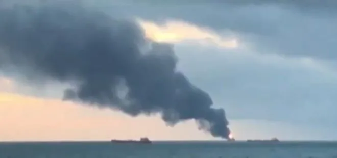 Son dakika: Kerç Boğazı’nda içinde Türklerin de bulunduğu iki gemi alev aldı
