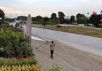 Yolda yürürken kazadan kıl payı kurtuldu