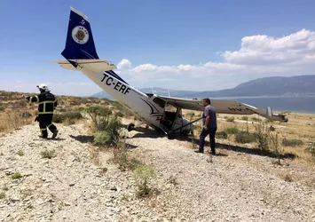 Isparta'dan kalkan eğitim uçağı düştü