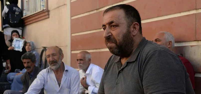 Diyarbakır'da Evlat Nöbeti sürüyor! Acılı baba: Oğlumu almadan dönmeyeceğim