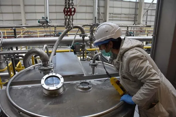 Türkiye’den bir tarihi adım daha! Lityum karbonat üretimi başladı! Yerli otomobilde de kullanılacak