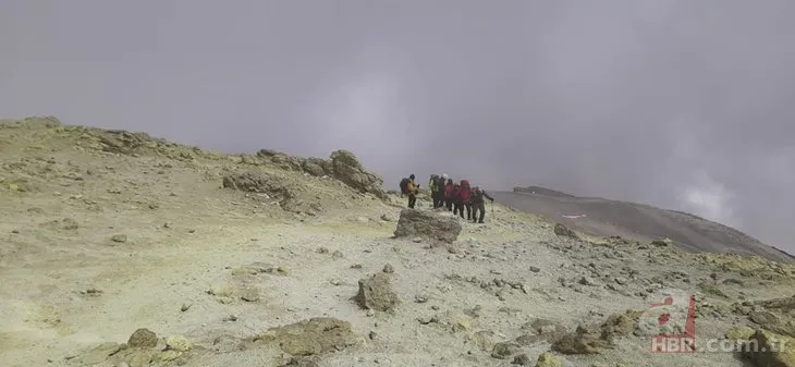 İran’ın en yüksek dağında Türk Bayrağı dalgalandı