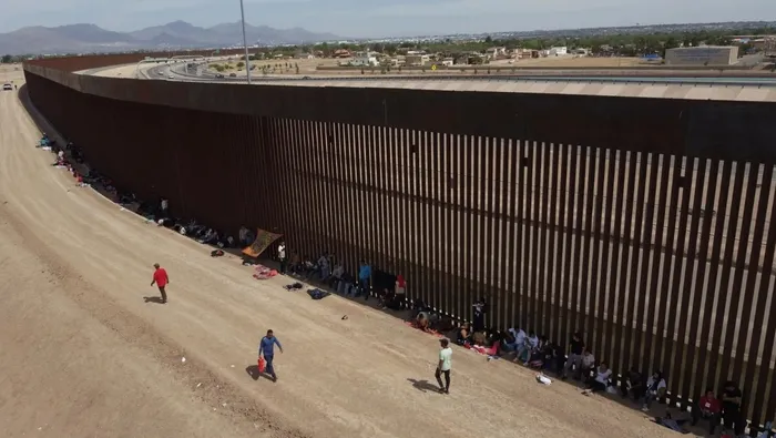 trumpin-gumruk-vergilerine-misilleme-kanada-meksikadan-abdye-rest-b-planini-acikladilar-1738477279627.jpg ABD Meksika sınırı (AP)