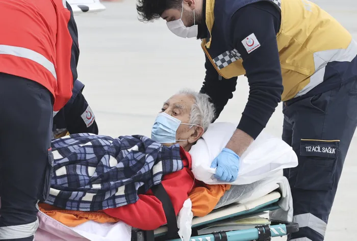 Son dakika: ABD’de yaşayan Prof. Dr. İlhan Başgöz ambulans uçakla Türkiye’ye getirildi