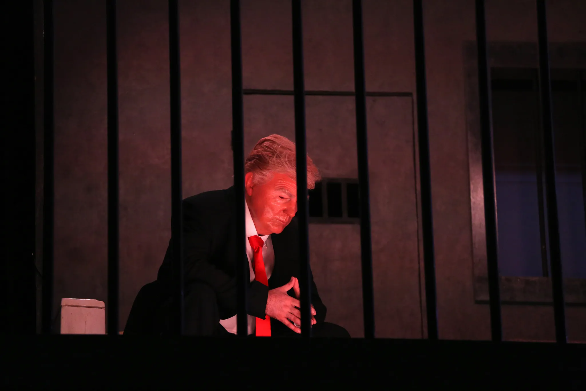 Trump Tahran'da parmaklıklar ardında! İran'da sembolik hapishane kuruldu