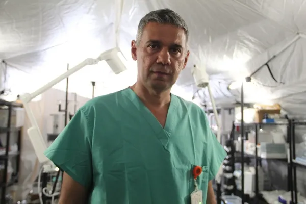 1678344163711.jpg Asrın felaketinde anne babasını kaybeden başhekim göreve koştu: Ağlaya ağlaya çalıştım - 2