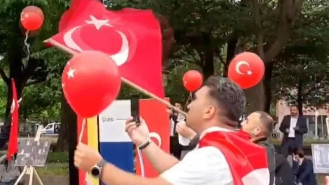 Almanya’da PKK yandaşları 15 Temmuz etkinliğini hedef aldı