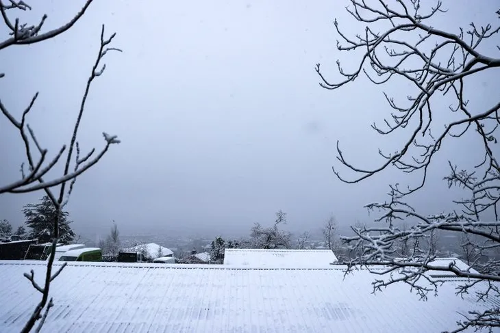 İstanbul rengi beyaz! Kar yağışı ile birlikte megakentte güzel manzaralar oluştu
