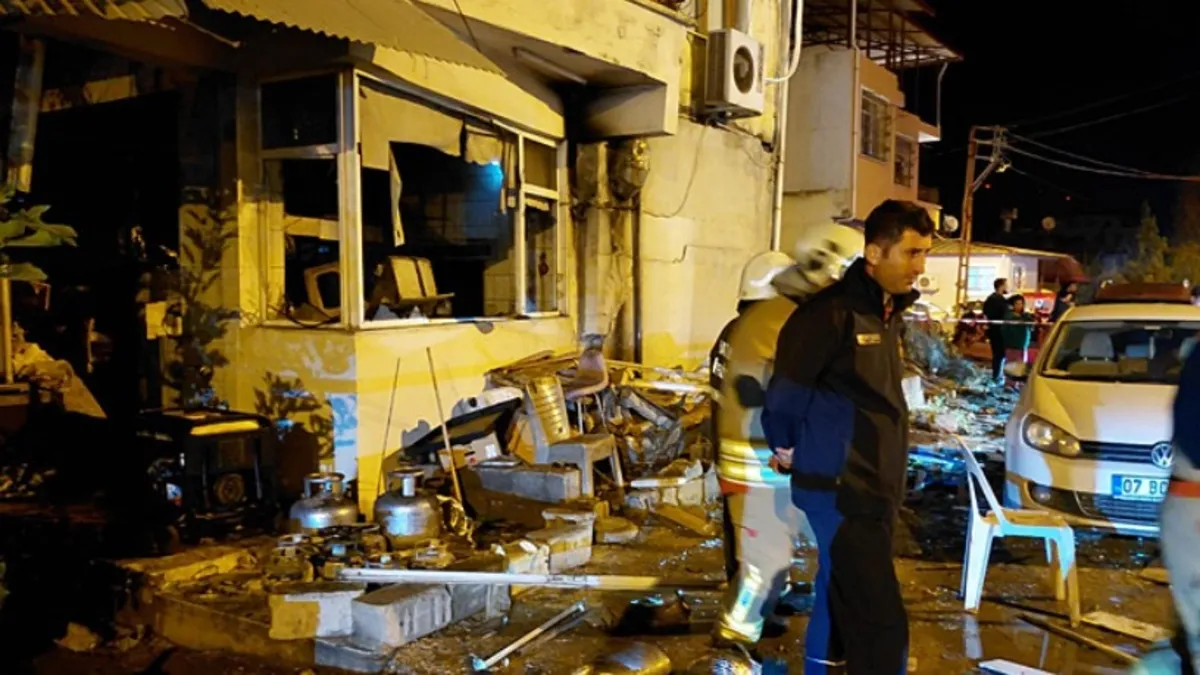 Hatay'da yangın çıkan fırında patlama! 9 yaralı