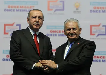 Binali Yıldırım’dan tiyatro müjdesi