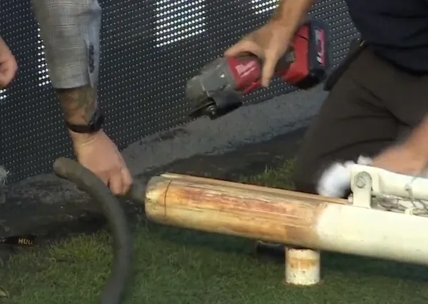 hull-city-birmingham-city-macinda-kale-diregi-krizi-1665954914147.jpg Hull City-Birmingham City maçına "kale direği" krizi damga vurdu - 3