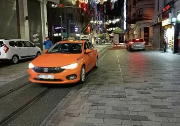 Taksim Meydanı ve İstiklal Caddesi yaya ve araç trafiğine açıldı