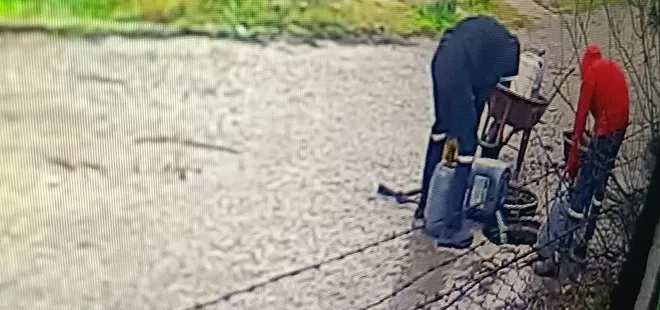 Panik yaratan olay! Rögara bidon bidon boşalttılar! Ekipler harekete geçti