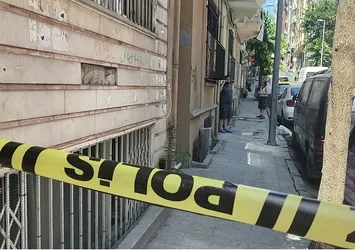 Misafirlikte tecavüz girişimi kanlı bitti! Arkadaşını bıçakladı kelepçeyle kahkaha attı! Yer: Şişli