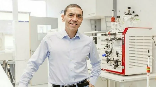 Prof. Dr. Uğur Şahin’den flaş açıklama: Yeni Kovid-19 varyantı için 3 doz yeterli değil