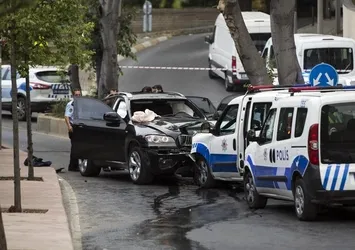 Hırsızlık zanlılarından polise silahla saldırı