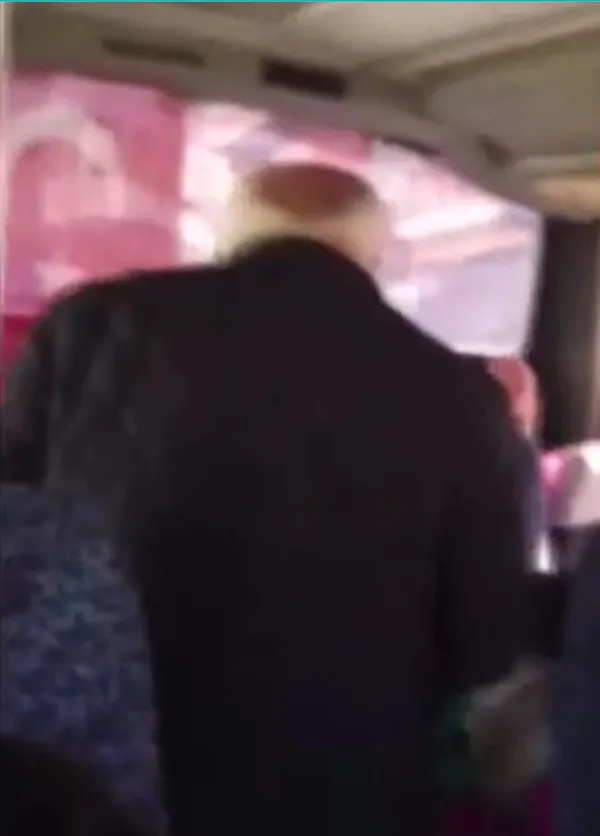 1679987875095.jpg Okul servisinde skandal görüntü! Öğrencilerin çektiği video sonrası tutuklandı - 2
