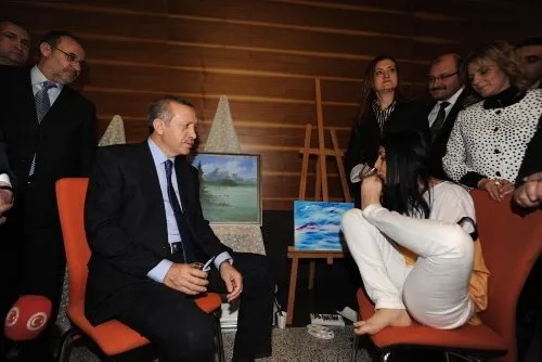 Erdoğan’ı şaşırtan engelli ressam