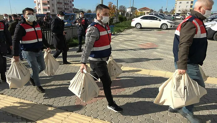 Son dakika: CHP'li Kıyıköy Belediye Başkanı Ender Sevinç 'rüşvet ve usulsüzlük'ten tutuklandı - 5