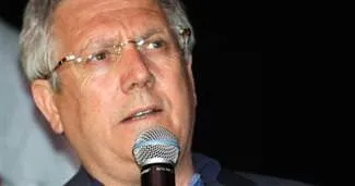 Canlı yayında Aziz Yıldırım sürprizi