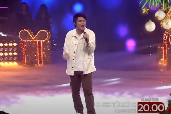 chaby-han-kimdir-ne-is-yapiyor-o-ses-turkiye-yilbasi-konugu-cabi-hanin-turk-esi-kim-1672501221977.jpg Chaby Han kimdir, ne iş yapıyor? O Ses Türkiye yılbaşı konuğu Çabi Han'ın Türk eşi kim?