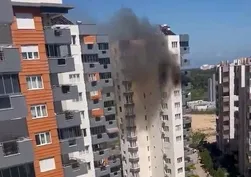 Oyun derken felaket geldi! Çocuğun yaktığı mum evi küle çevirdi