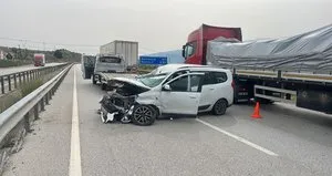 Kastamonu’da otomobil TIR’a çarptı!
