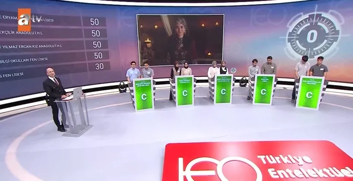 gelecegin-entelektuelleri-buyuk-finalde-bulustu-1748200089167.jpg (foto- ekran görüntüsü - atv)