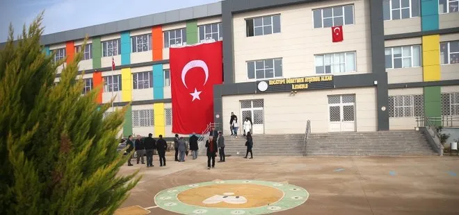 Karkamış’taki okulların duvarlarından terörün izi silindi