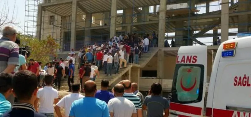 Mardin'de cami inşaatı çöktü!