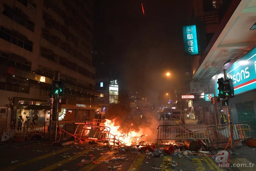 Hong Kong'dan dehşete düşüren kareler! Protestolar devam ediyor 24