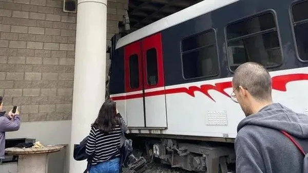 izmirde-metro-raydan-cikip-duvara-carpti-cok-sayida-ekip-sevk-edildi-1700127203982.jpeg İzmir'de metro raydan çıkıp duvara çarptı! Çok sayıda ekip sevk edildi - 2
