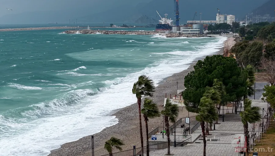 Sağanak ve fırtına 80 km hızla radara yansıdı! 20 ilde sarı kod: İstanbul, Ankara, İzmir 13