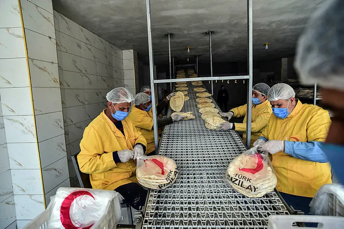 Türk Kızılay’dan İdlib’te çadırda yaşayan Suriyelilere briket ev | Başkan Erdoğan’ın talimatı yerine getirildi