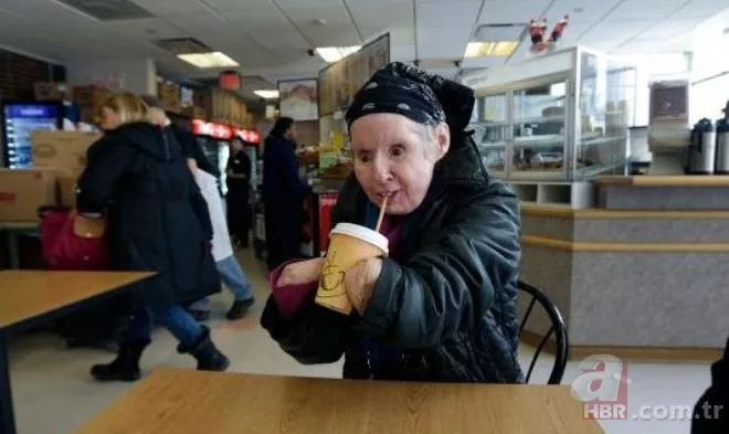 Evcil maymun genç kadını saniyeler içinde parçaladı! Kana susamış haldeydi | Dehşet dolu anların telefon kaydı kan dondurdu 13