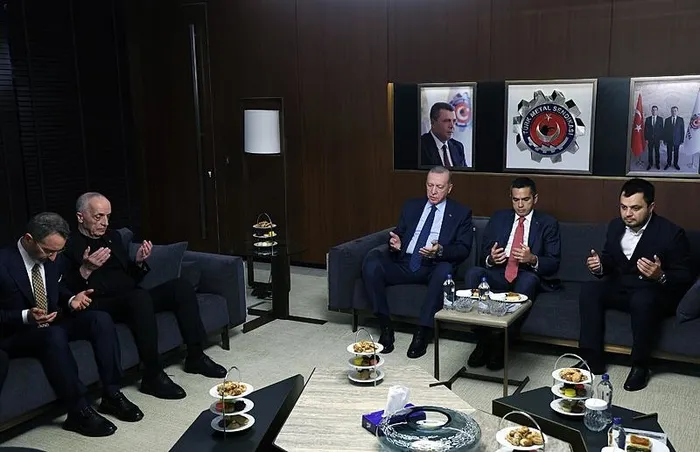 Başkan Erdoğan’dan Türk Metal Sendikası’na taziye ziyareti!