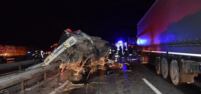 Konya’da feci kaza! Kamyonet TIR’a çarptı: Anne ve kızı öldü, 5 yaralı