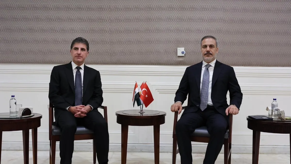 Bakan Fidan İran'da! Pezeşkiyan'ın yemin töreni sonrası IKBY Başkanı Barzani ile görüştü