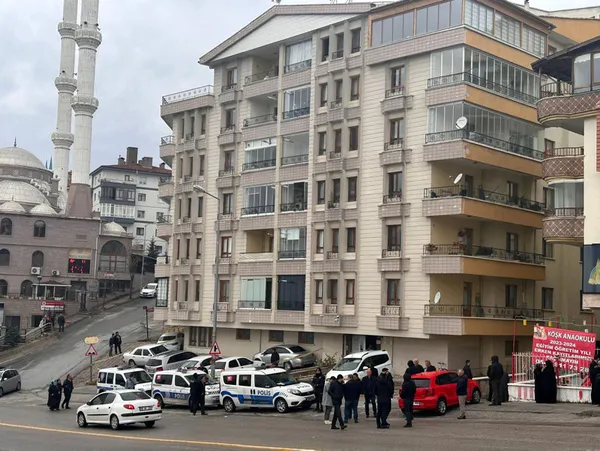 ankarada-ikinci-komsu-katliami-baba-ve-oglunu-tufekle-vurdu-nedeni-pes-dedirtti-1700915770010.jpg Ankara'da ikinci komşu katliamı: Baba ve oğlunu tüfekle vurdu! Nedeni 'pes' dedirtti - 3