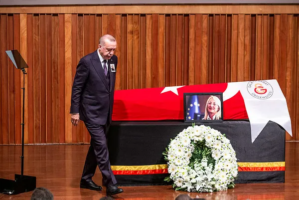 Başkan Erdoğan: Beril Dedeoğlu birçok özelliği ile saygı duyulan isim olmuştur - 1