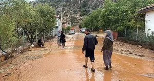 Antalya’nın Elmalı ilçesinde sağanak yağış!